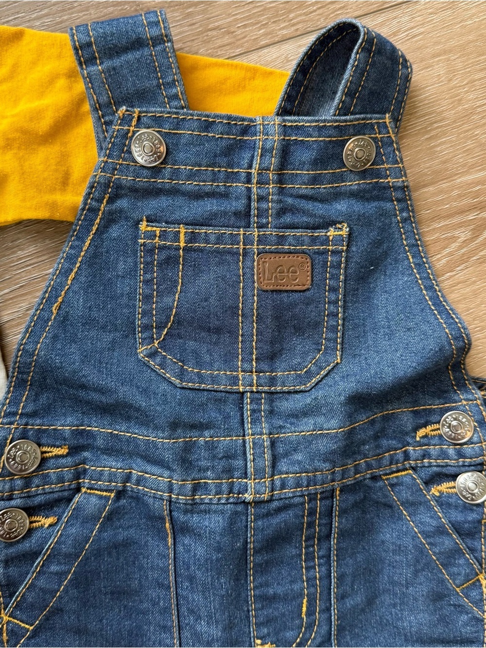 Lee Baby 2-Piece Denim Overalls & Raglan Tee Set 6–9M - Picture 3 of 5